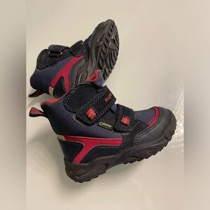 Toddler Superfit winter shoes size 5 (12-18 months)